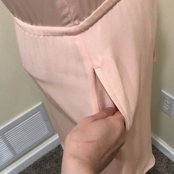Babaton Silk Dress Size XS Pastel Peach Pink Sleeveless Sheath Mini Pullover - Picture 4 of 9
